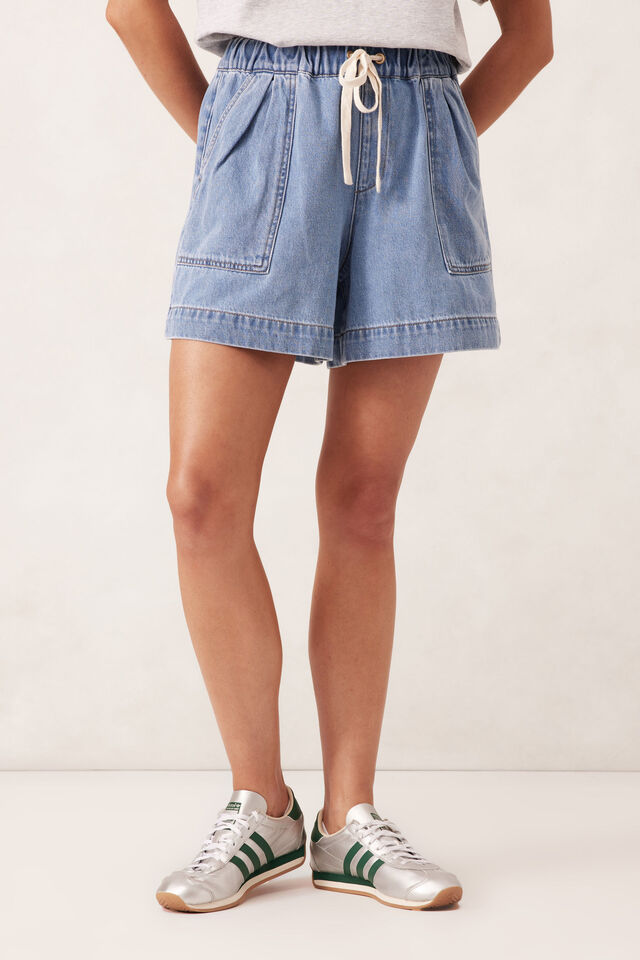 Darcy Relaxed Everyday Short - Mid Blue Wash