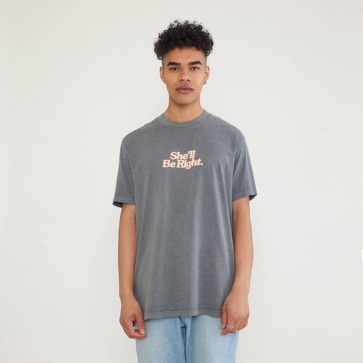 She'll Be Right Slang Tee in Charcoal