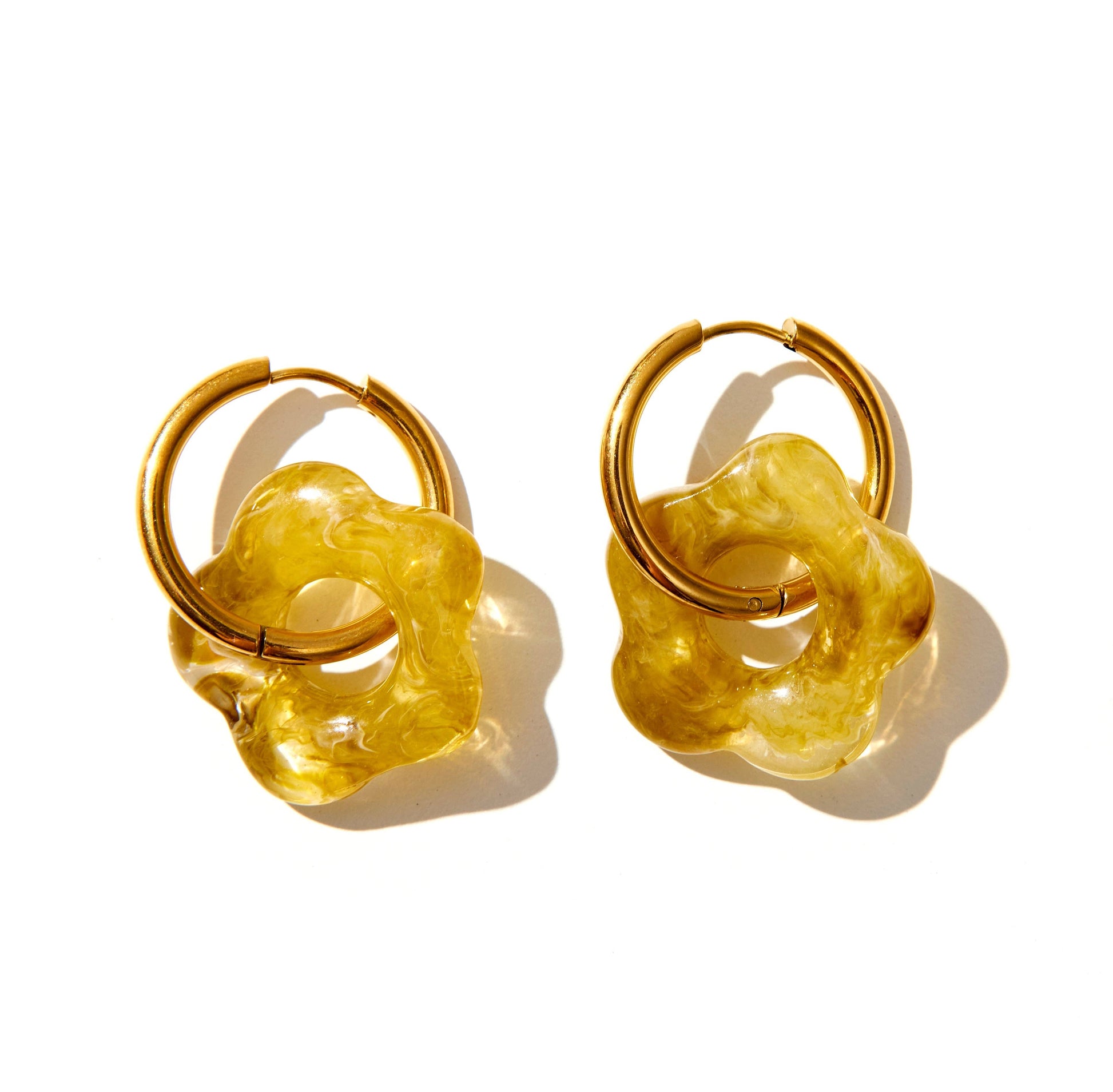 Gloria Hoops