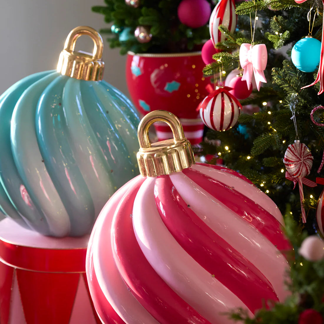 LED Aqua Swirl Bauble Decor