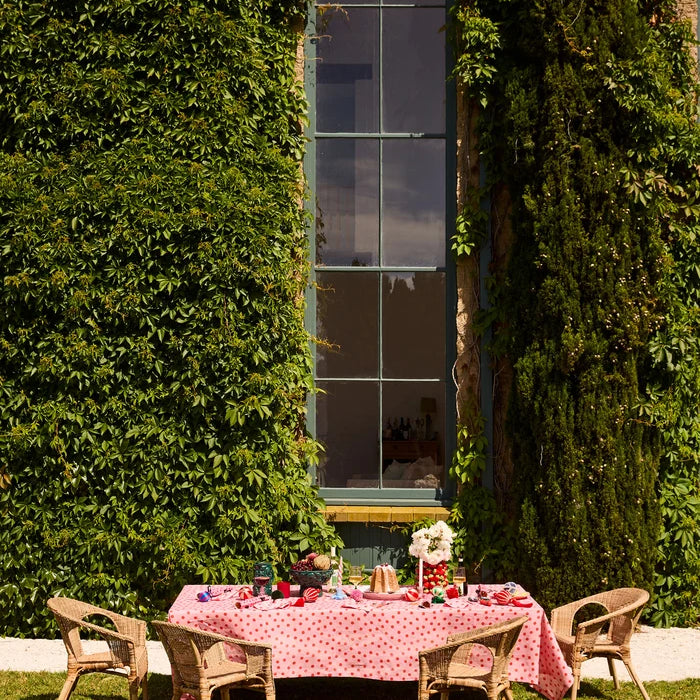 Polkadot Pink Tablecloth Rectangle - Standard