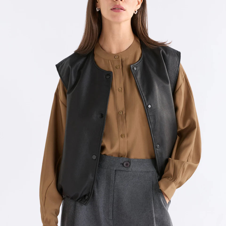Striind Vest - Black Leather
