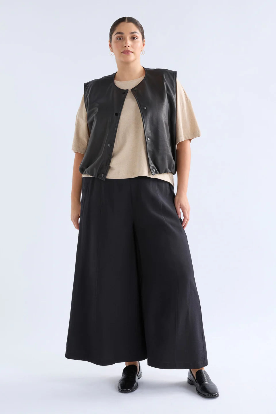 Striind Vest - Black Leather