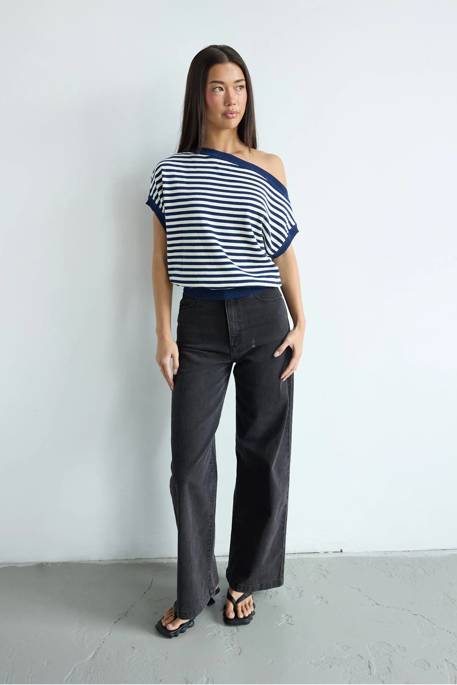 94 Wide Sophie Jeans - Washed Black