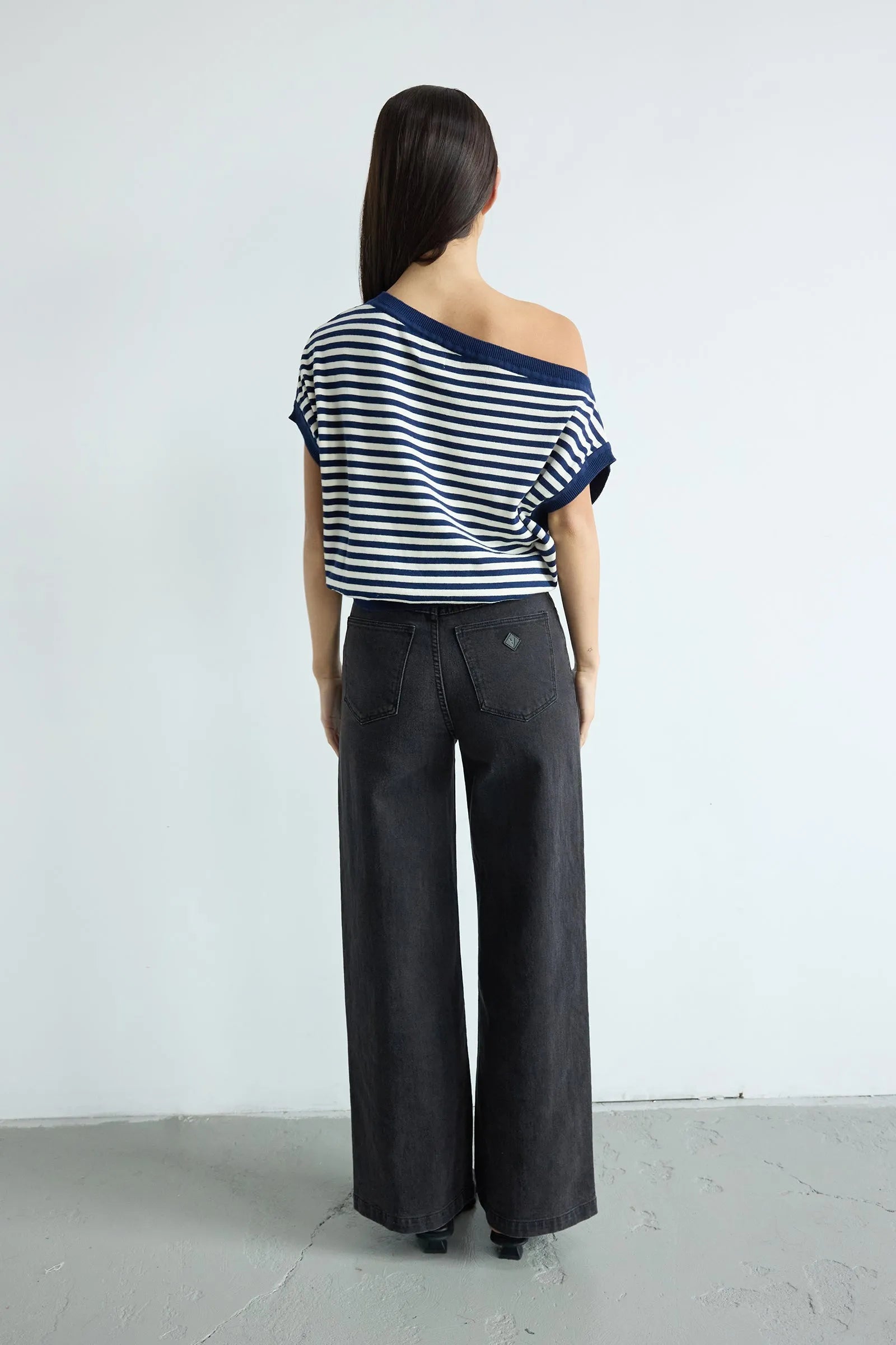 94 Wide Sophie Jeans - Washed Black