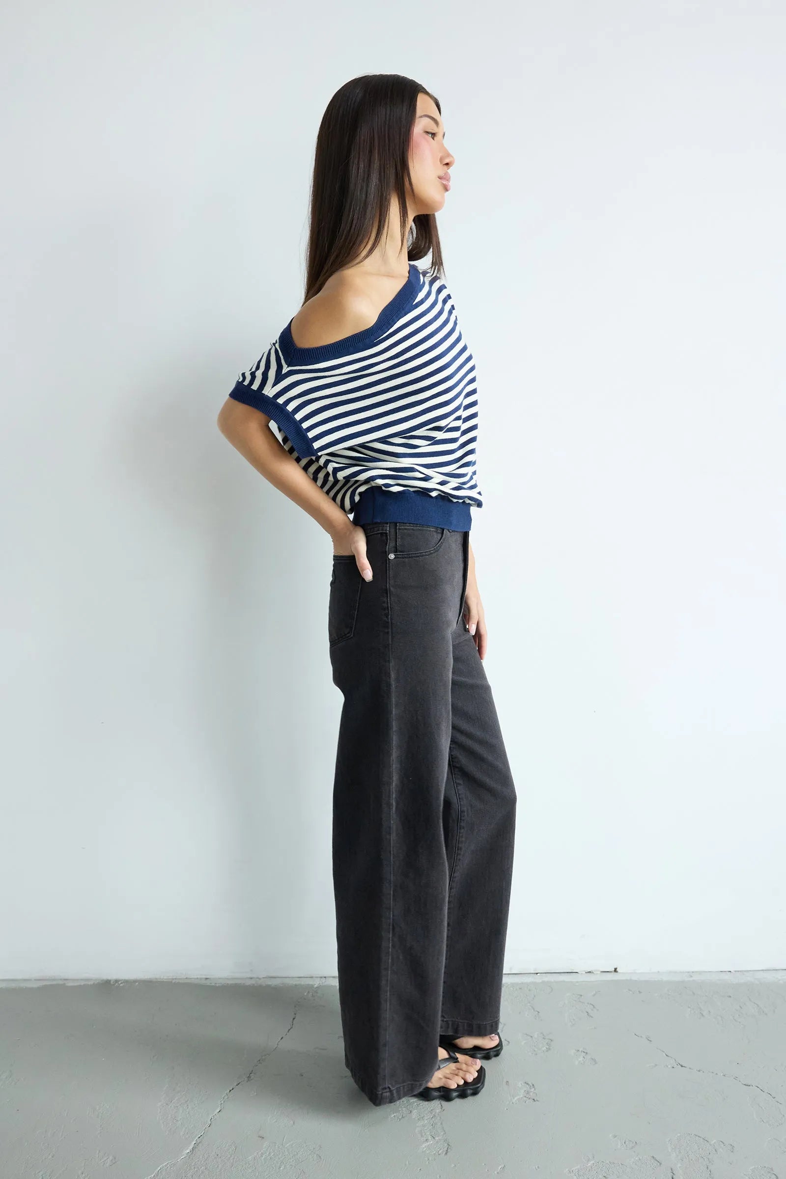 94 Wide Sophie Jeans - Washed Black