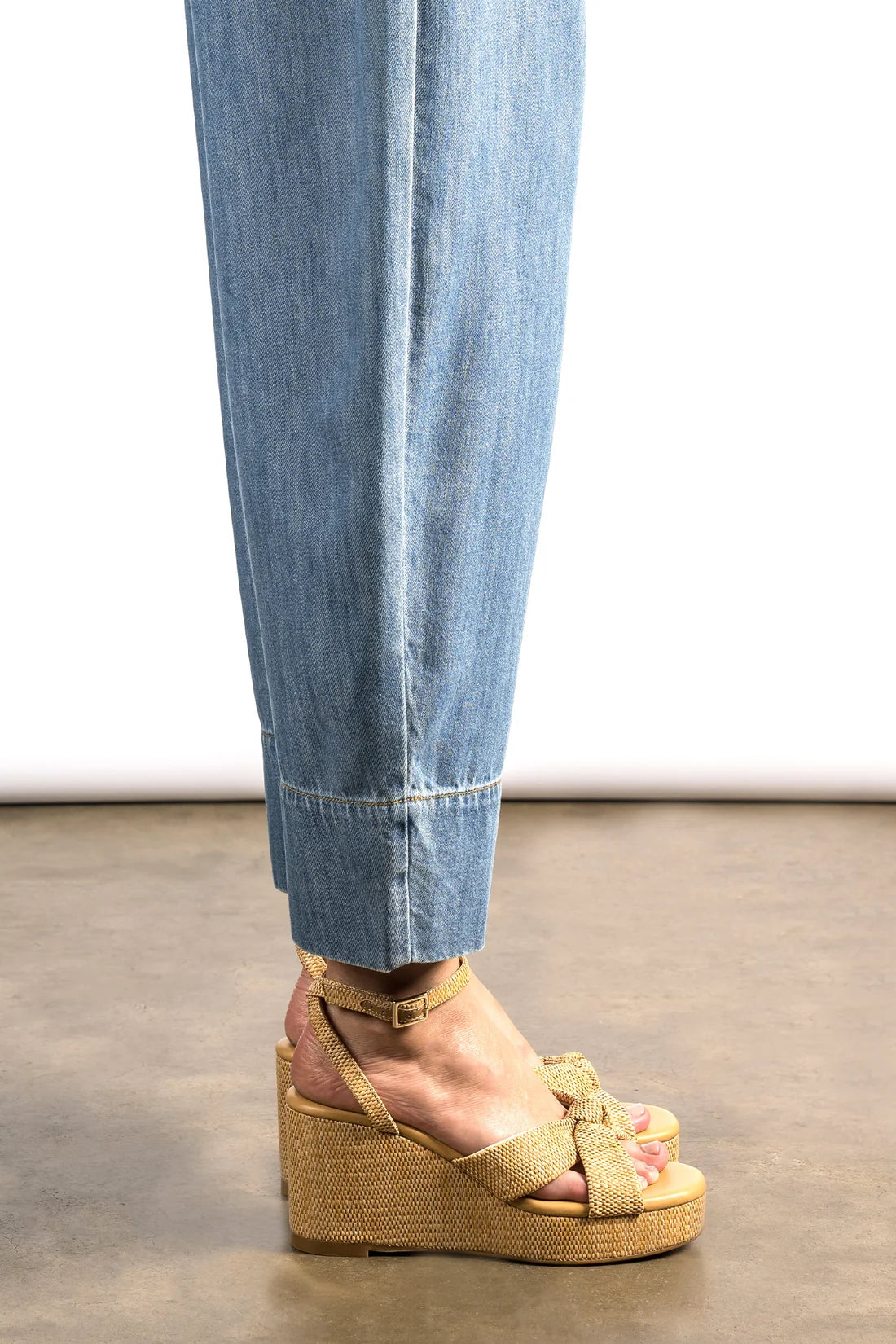 Inclination Wedge - Cinnamon Raffia