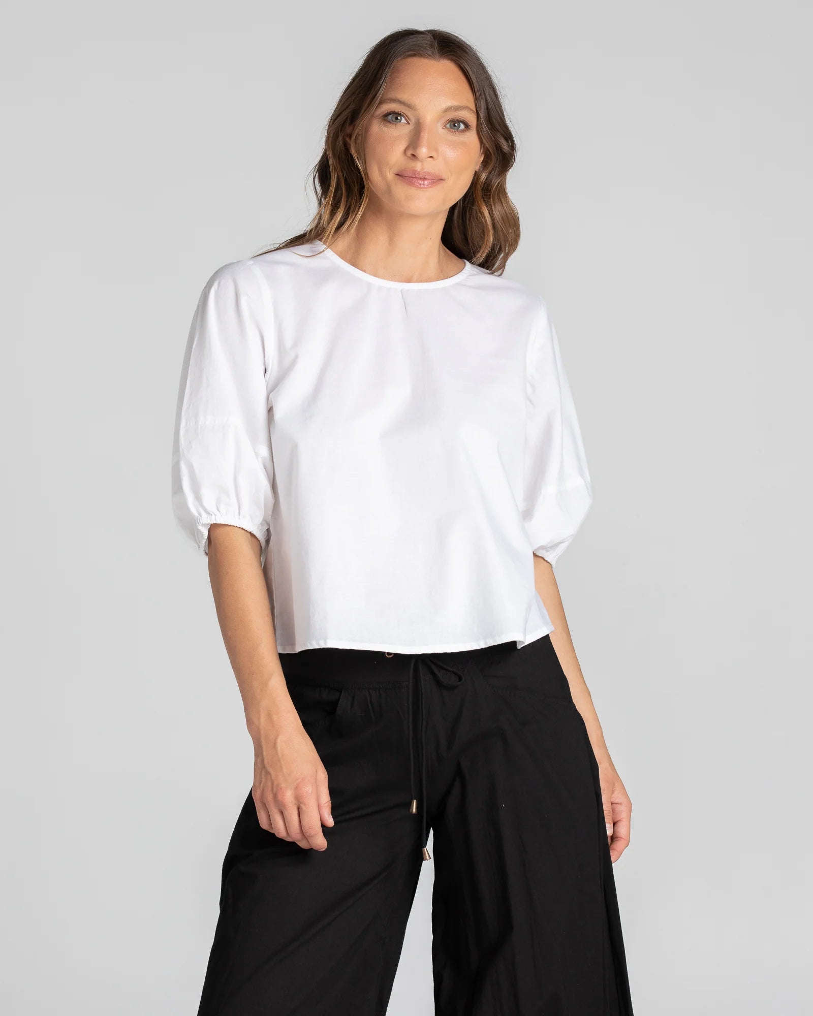 Ava Top Basic - White