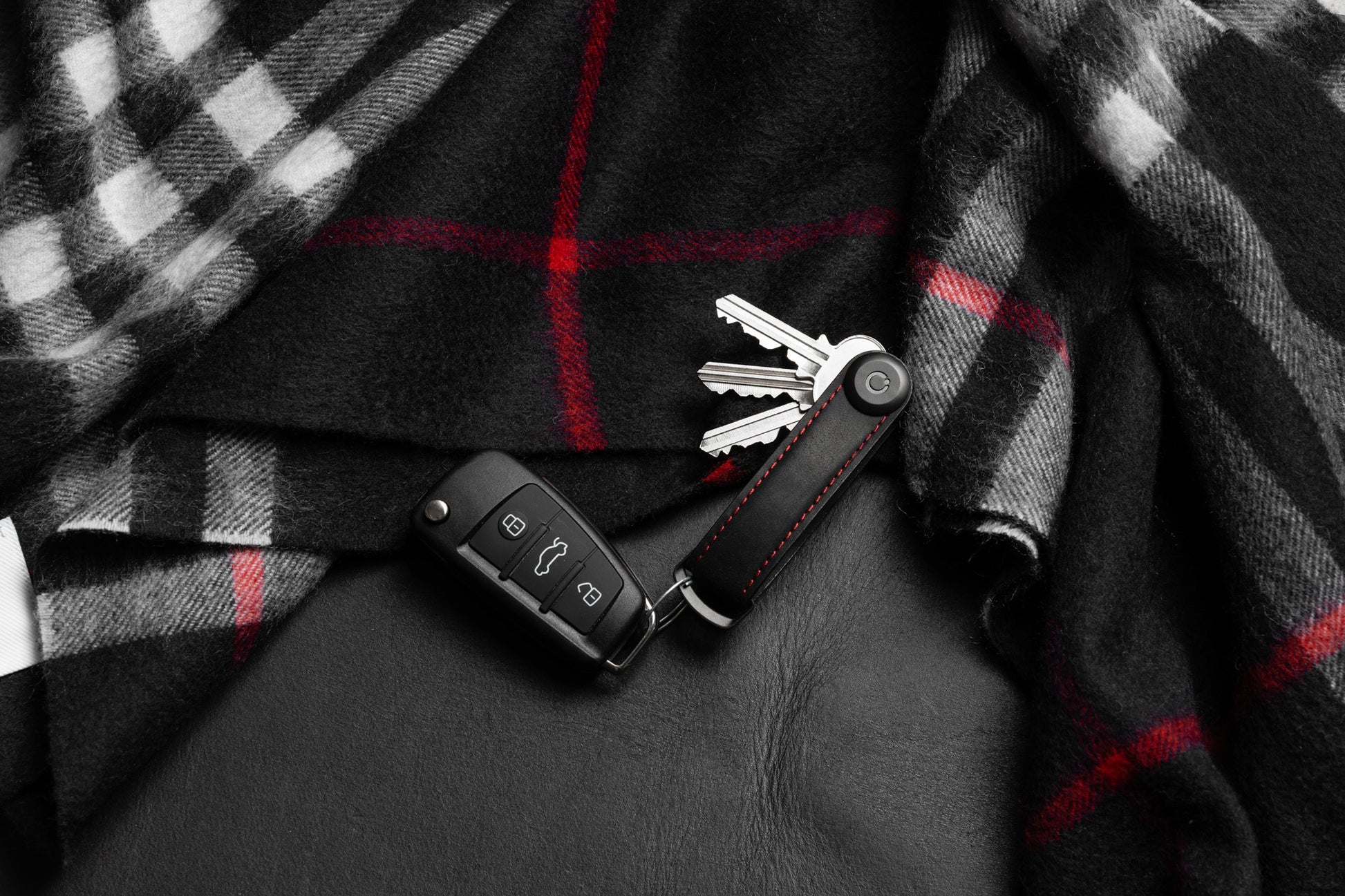 Key Organiser Crazy Horse Leather - Black with Red Stitching