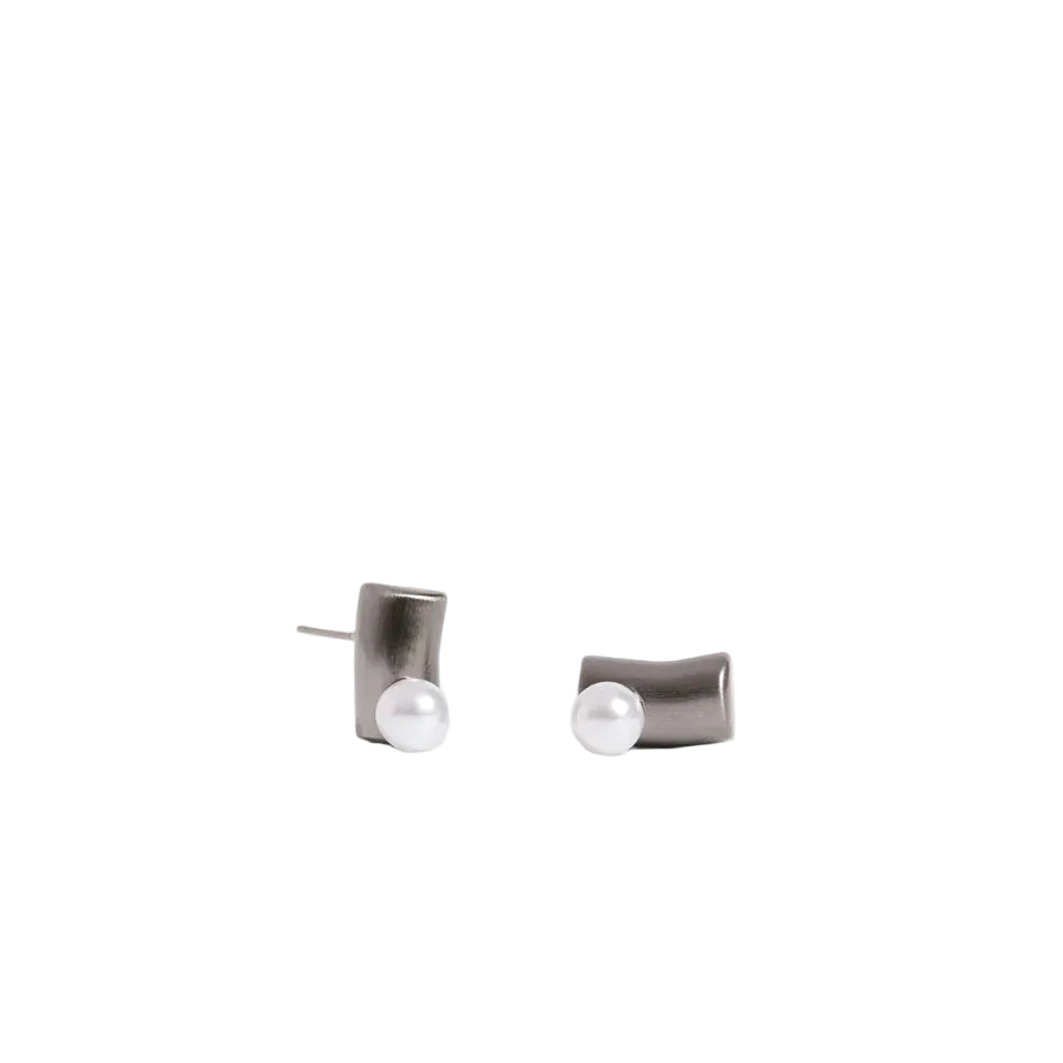 Ahas - Gunmetal Stud Earring