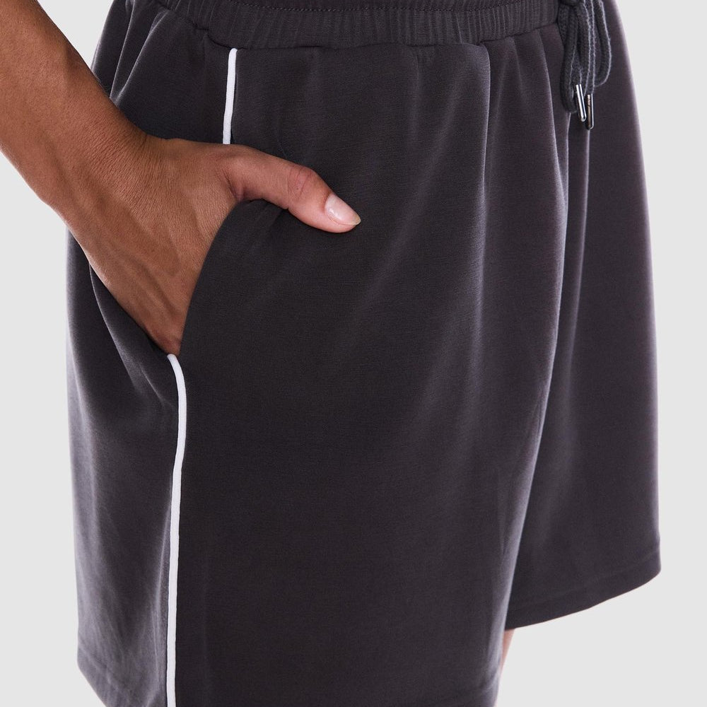 Sana Relaxed Short - Charcoal