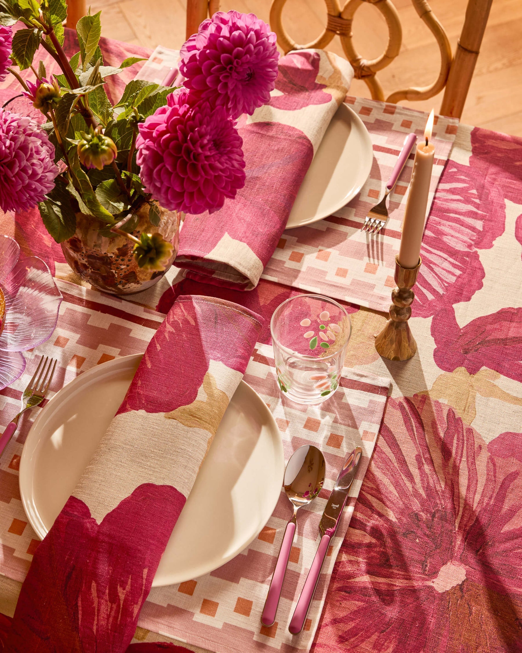 Wild Pansy Pink Tablecloth - Medium