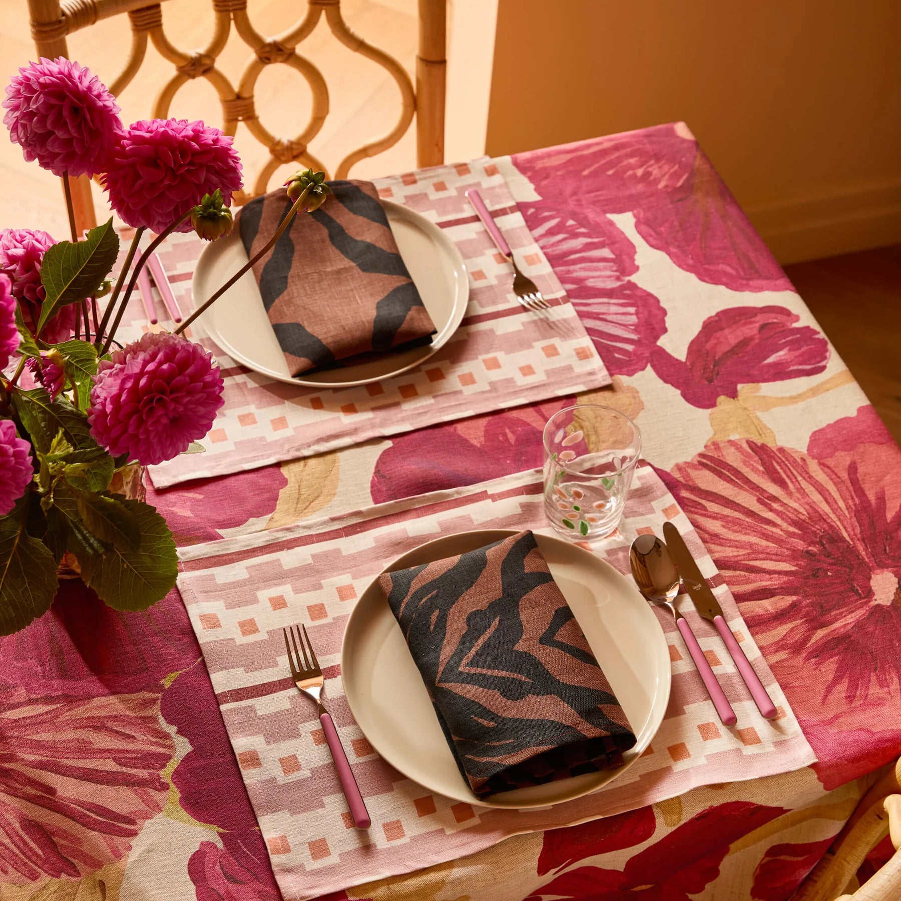 Wild Pansy Pink Tablecloth - Medium