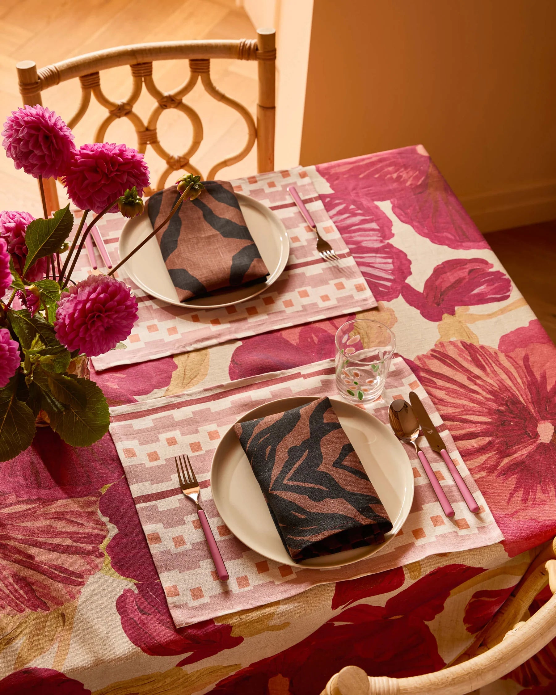 Wild Pansy Pink Tablecloth - Medium