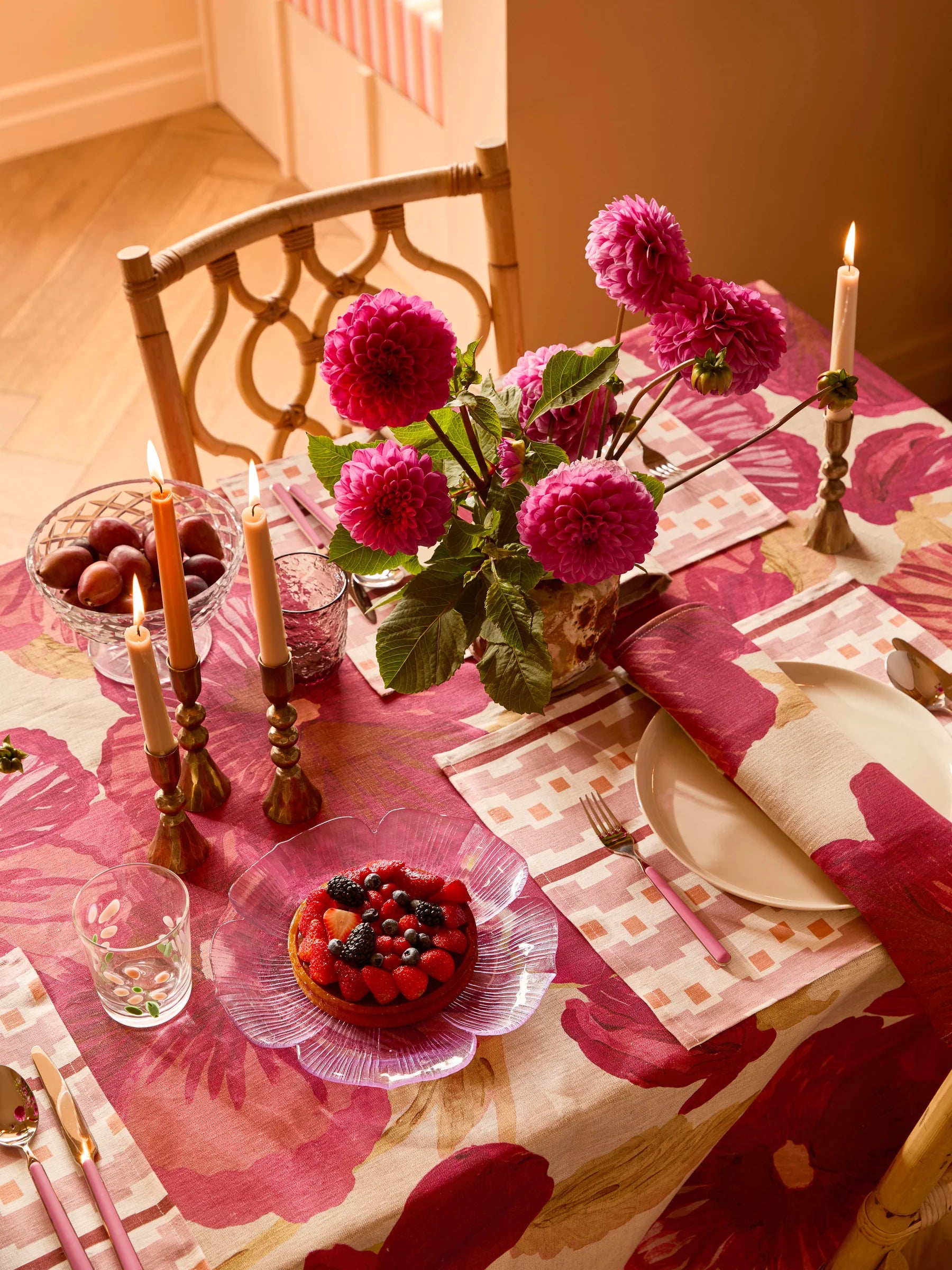 Wild Pansy Pink Tablecloth - Medium