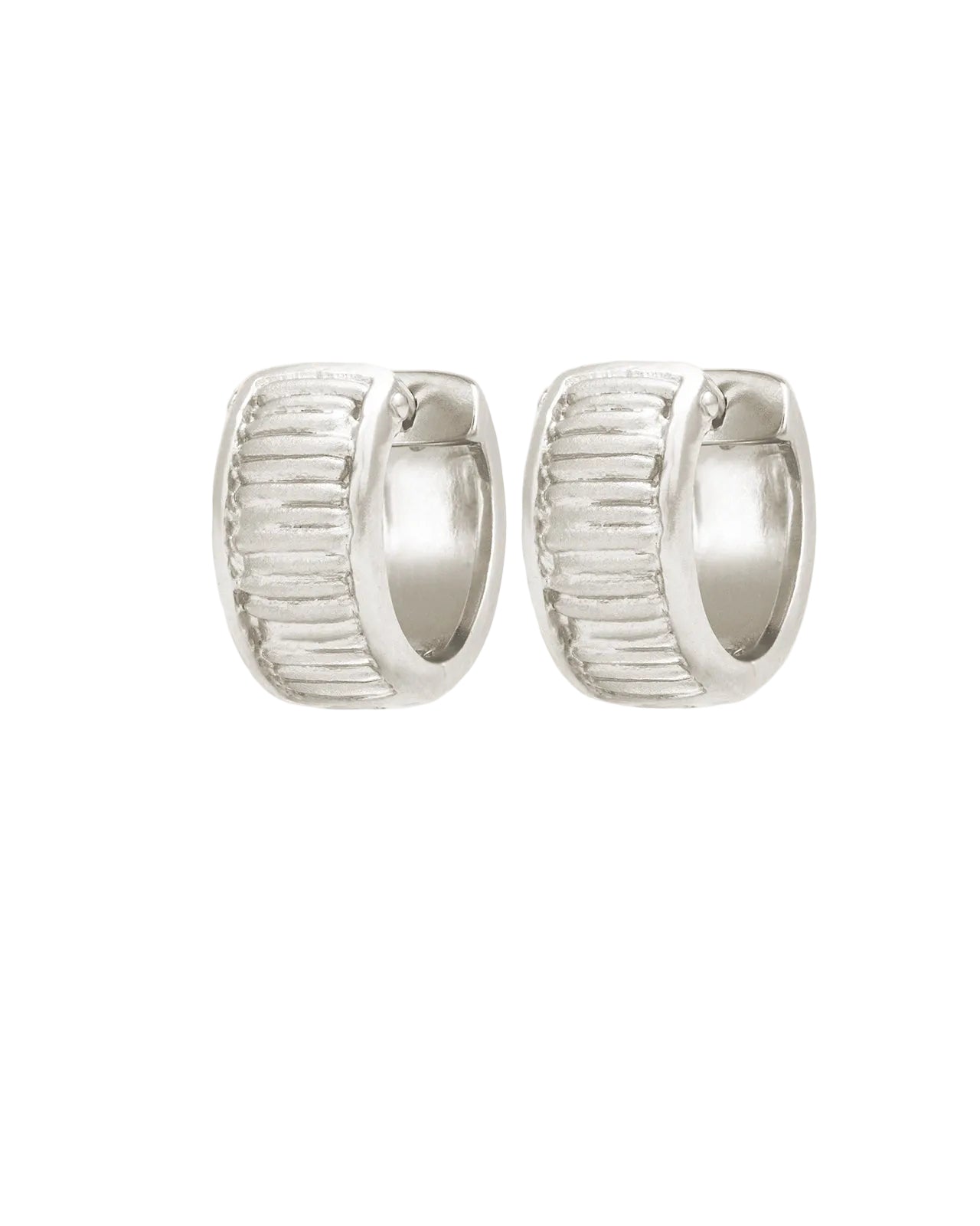 Arete Wide Huggies Earrings - Silver