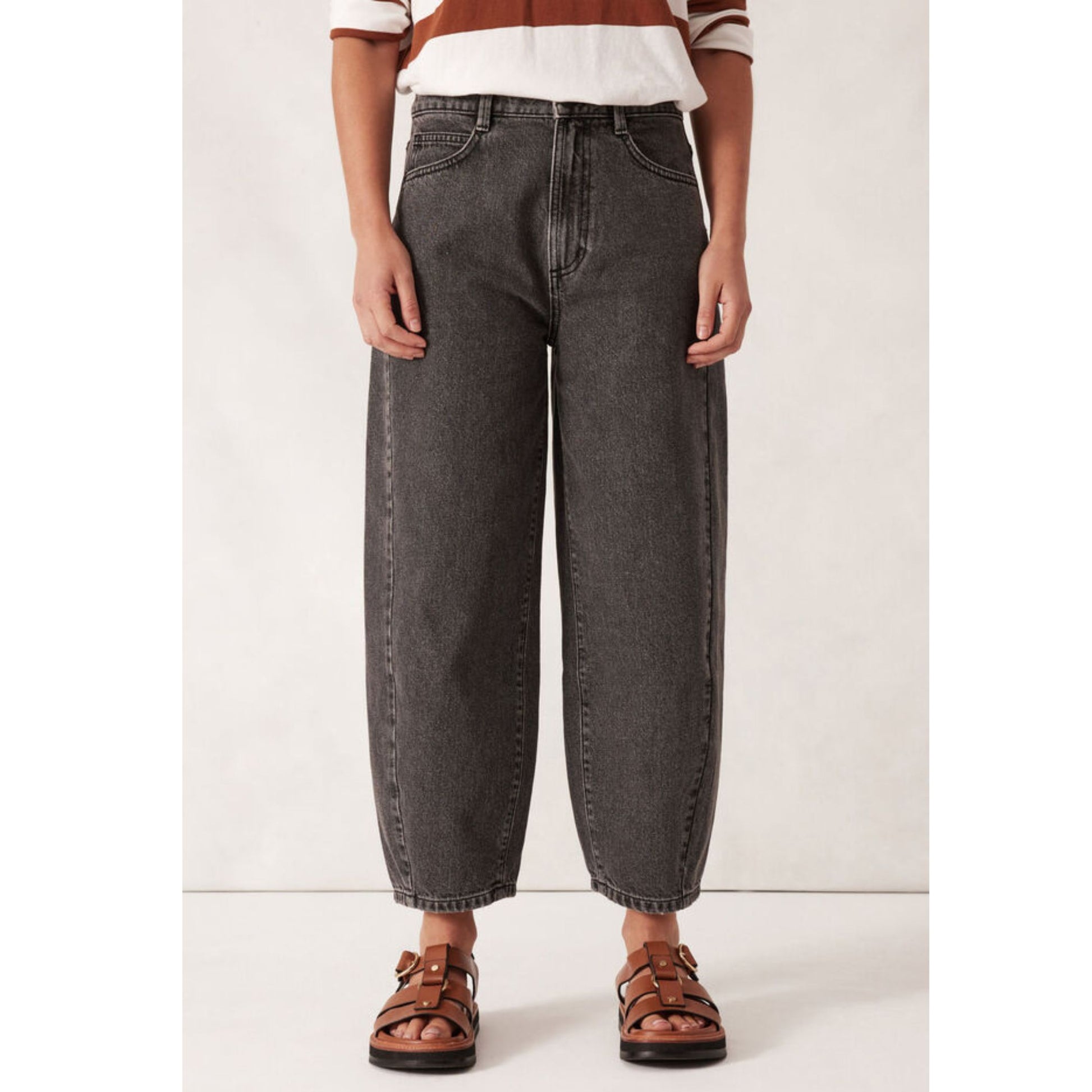 Demi Tapered Barrel Jeans - Faded Black