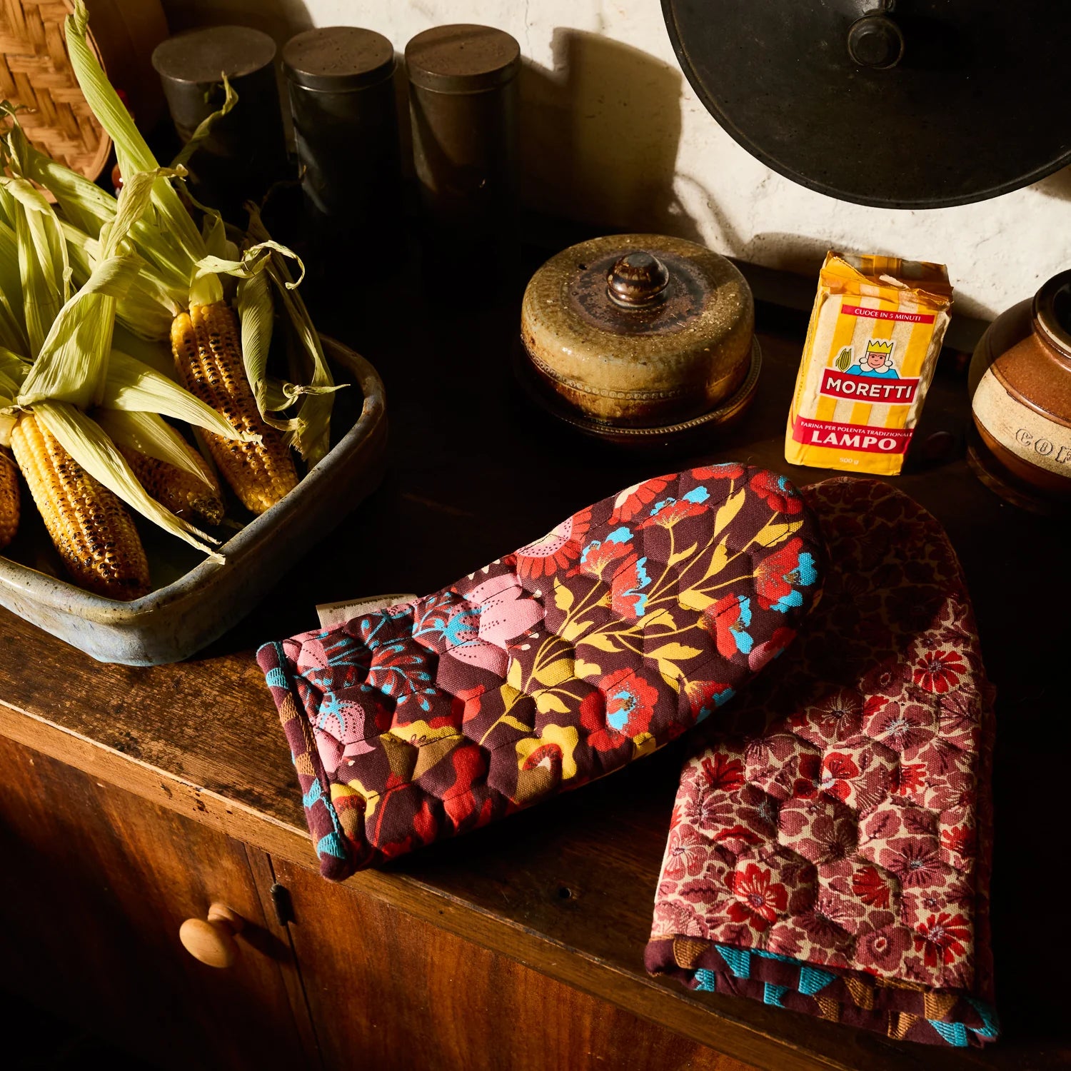 Magnolia Oven Mitt Set of 2