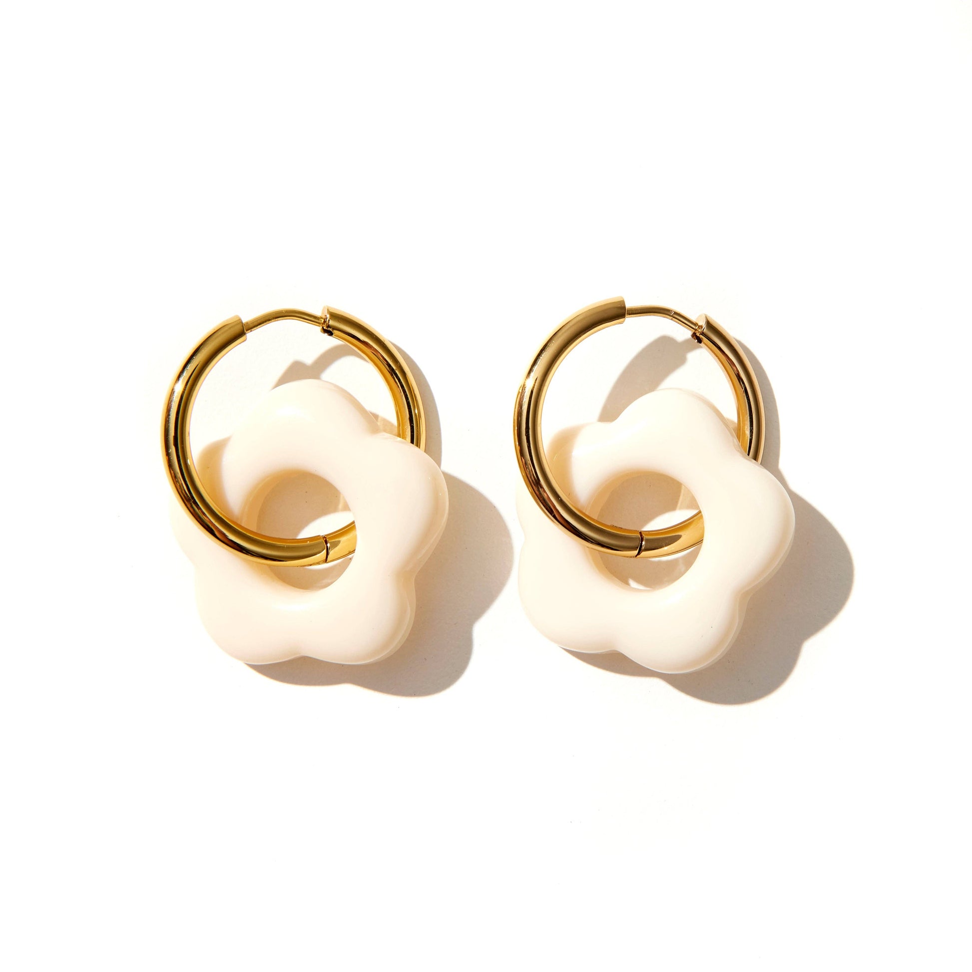 Gloria Hoops